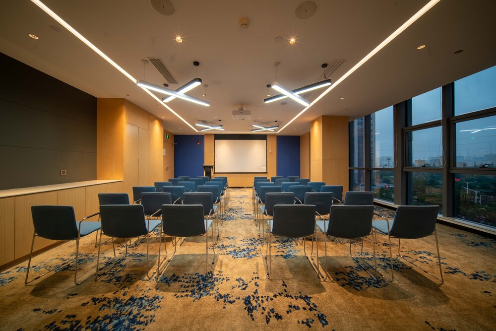 holiday inn express huaibei city center an ihg hotel