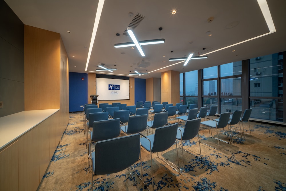 holiday inn express huaibei city center an ihg hotel