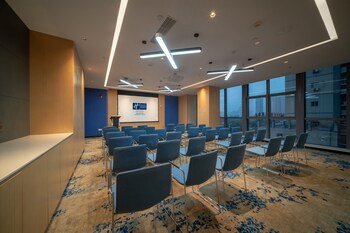 holiday inn express huaibei city center an ihg hotel