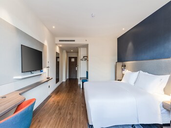 holiday inn express litang
