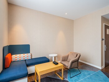 holiday inn express litang