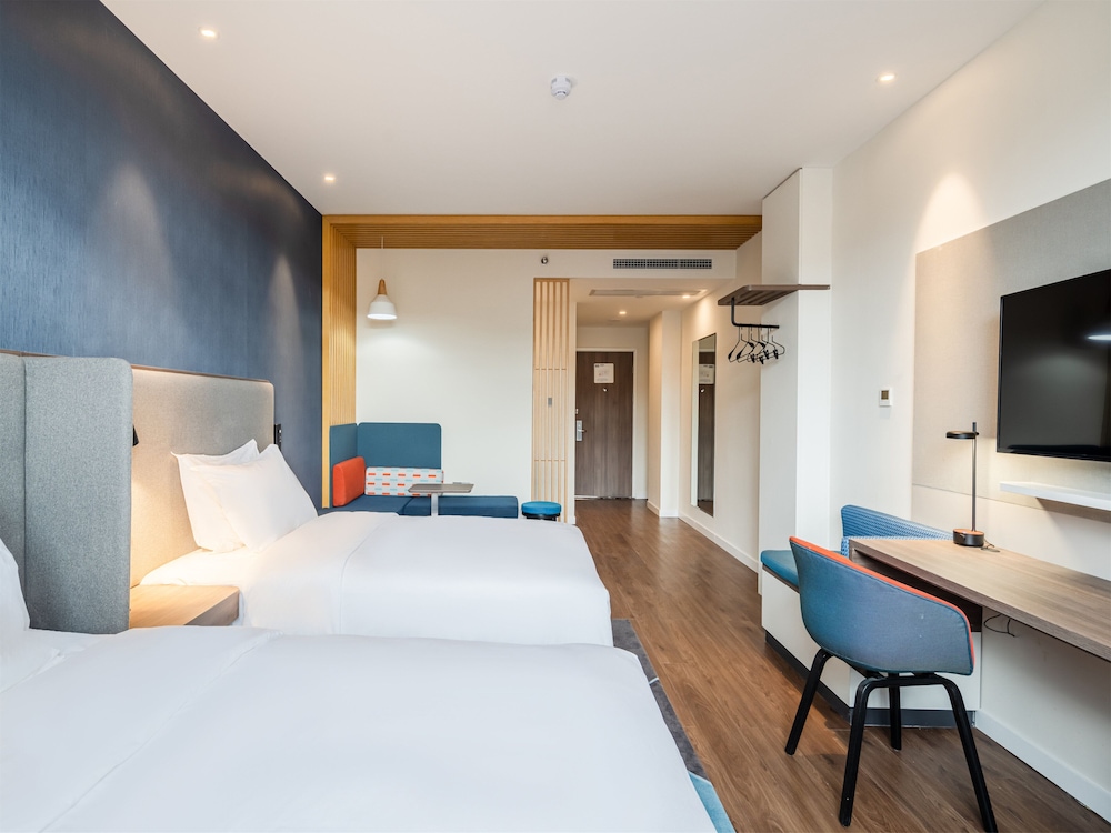 holiday inn express litang