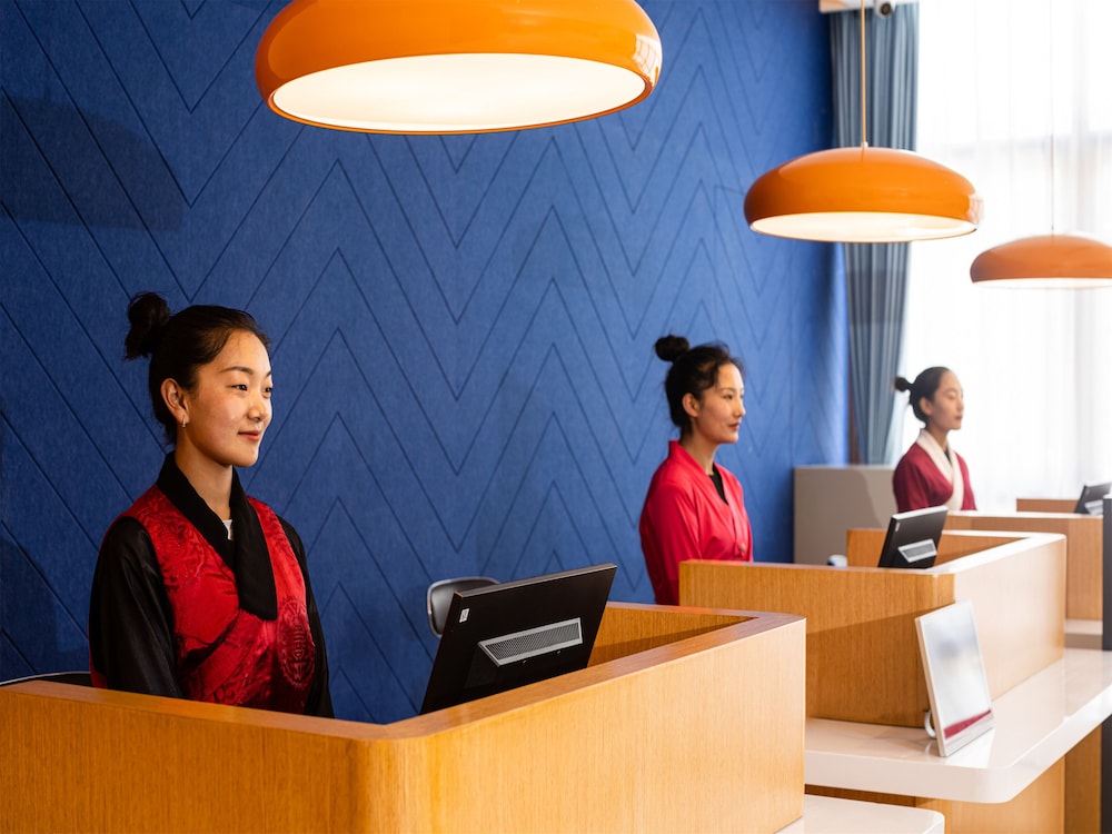 holiday inn express litang