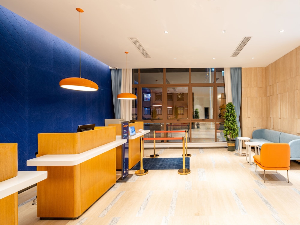 holiday inn express litang