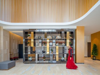 holiday inn express litang