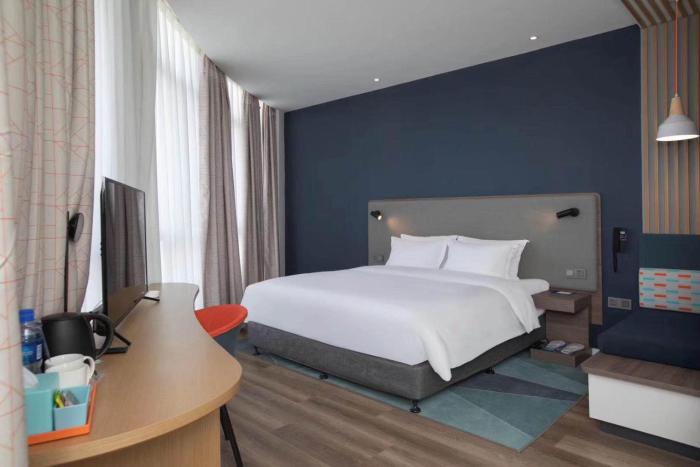 holiday inn express litang