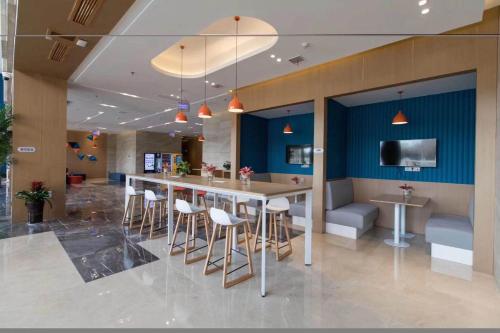 holiday inn express litang