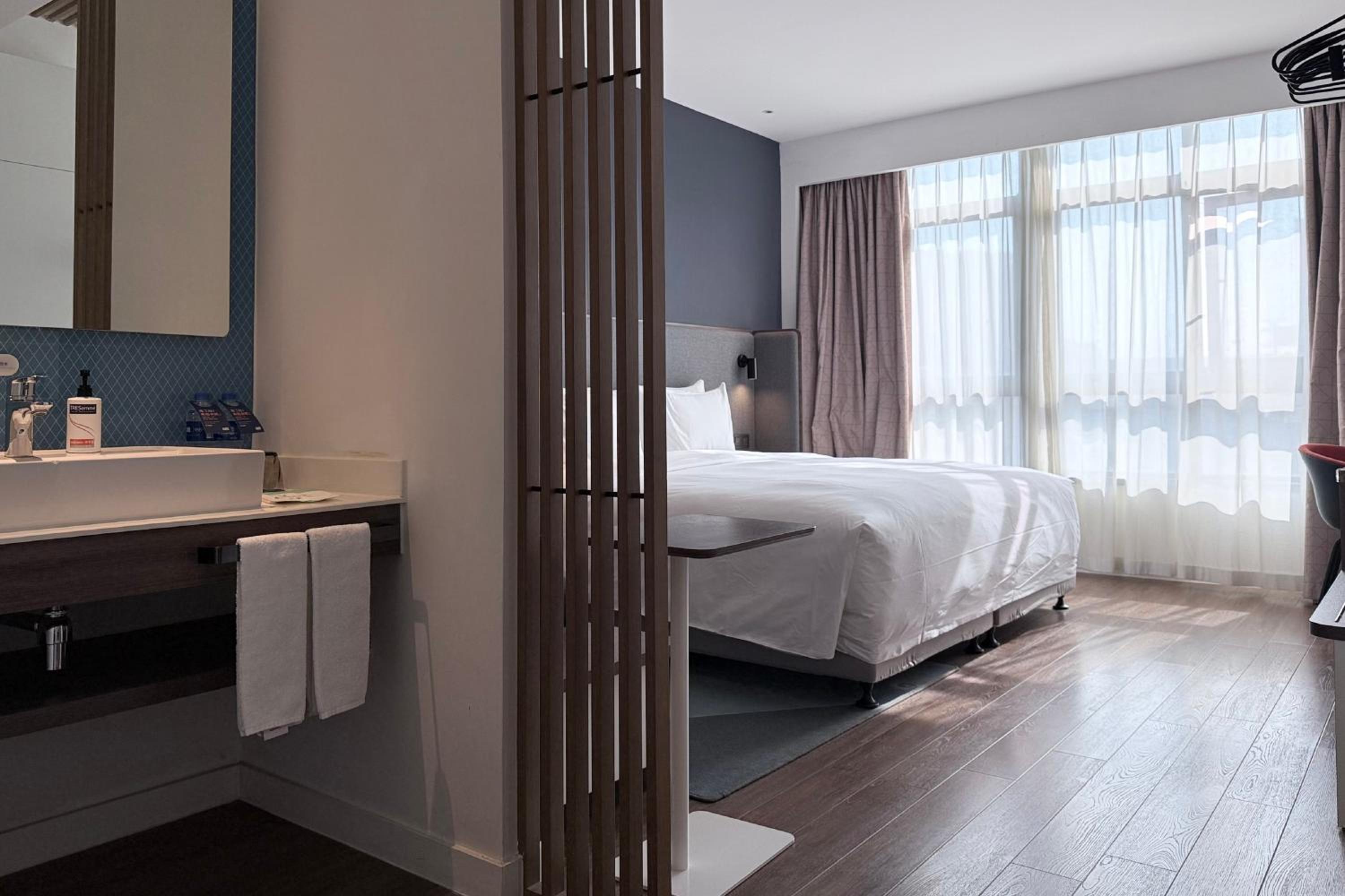 holiday inn express chengdu longquanyi north an ihg hotel
