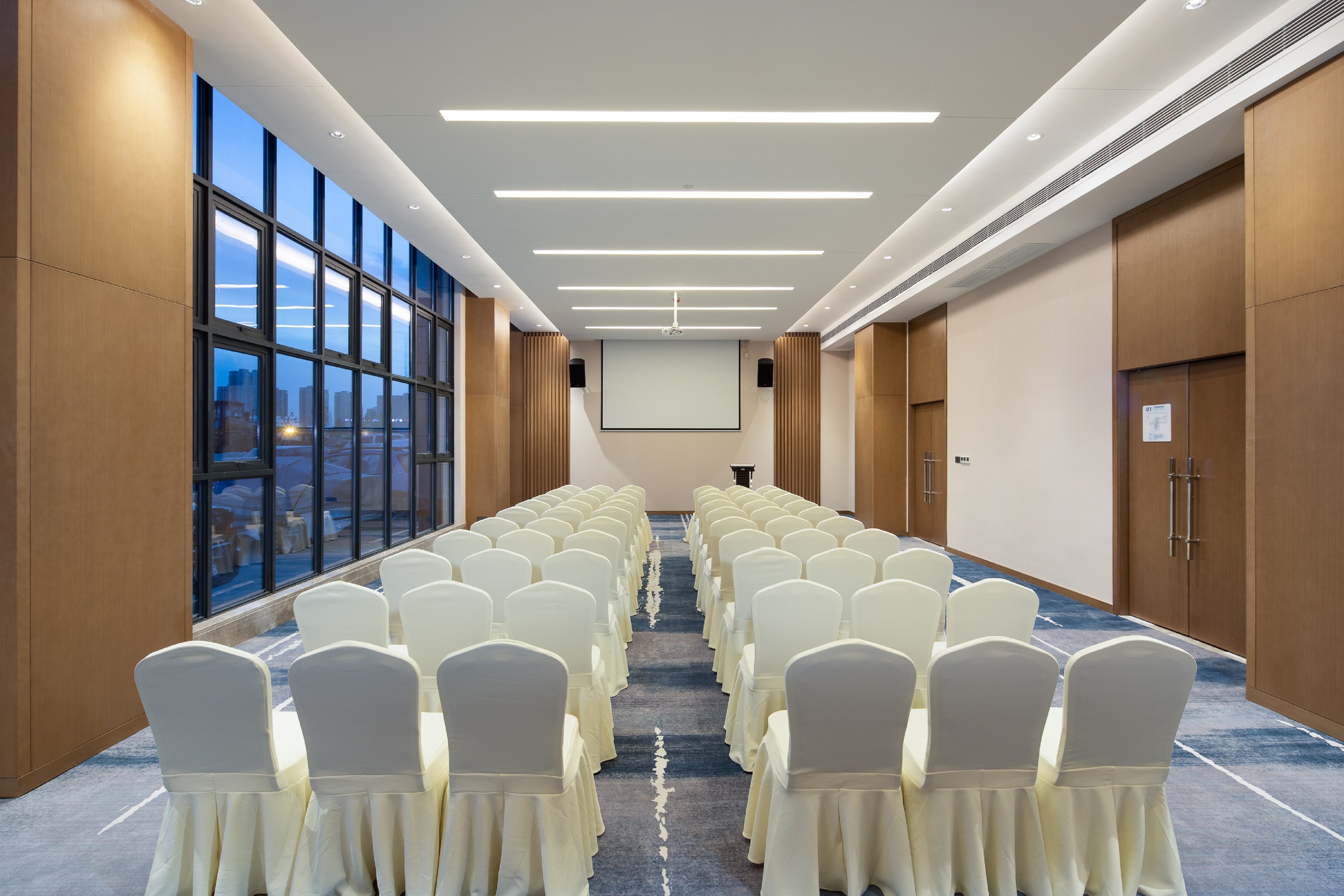 holiday inn express chengdu longquanyi north an ihg hotel