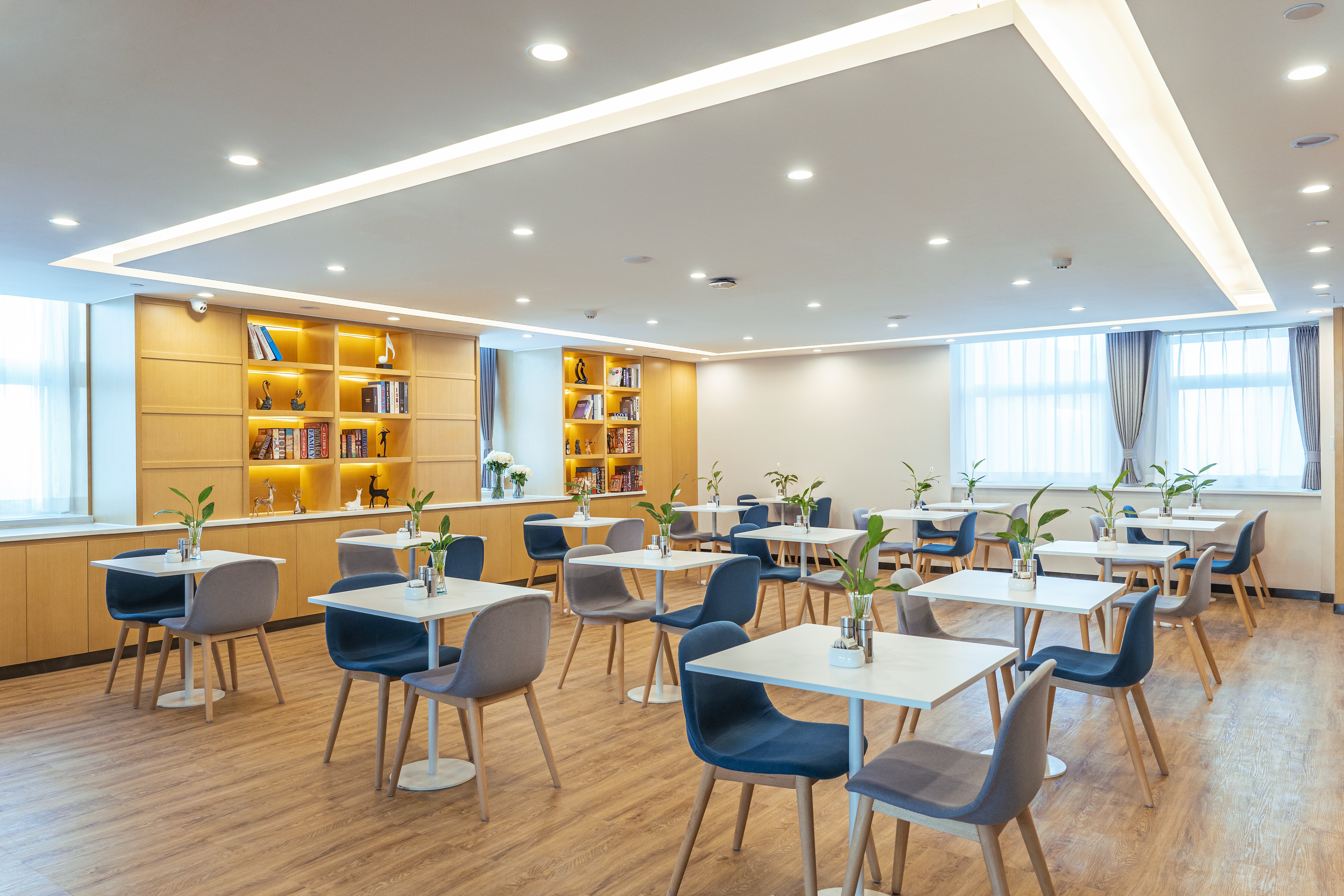 holiday inn express urumqi station an ihg hotel