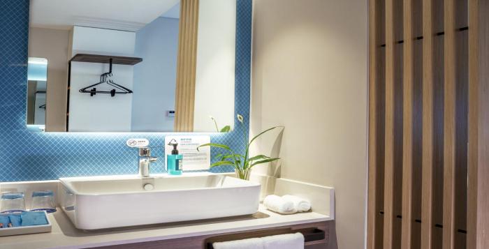 holiday inn express urumqi station an ihg hotel
