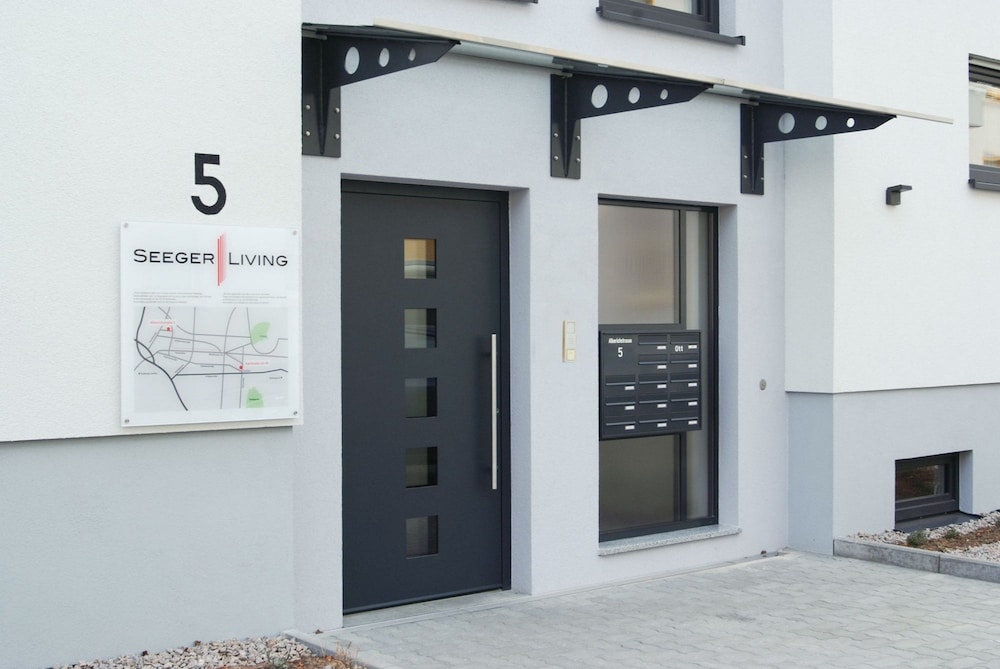 seeger living premium west