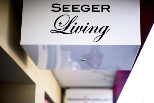 seeger living premium west