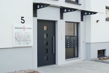 seeger living premium west