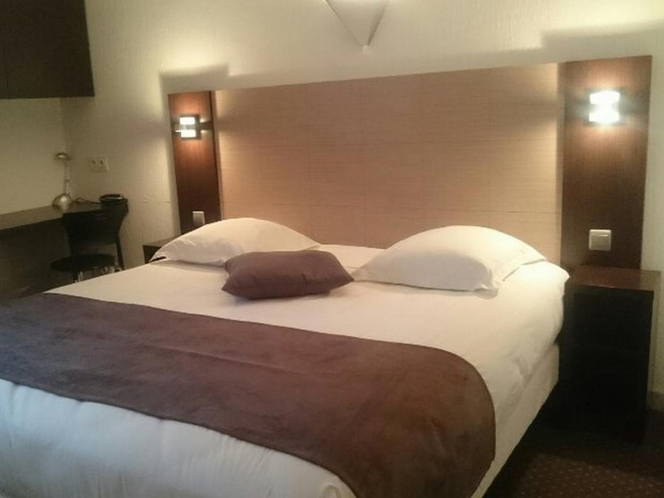 adonis arc hotel aix