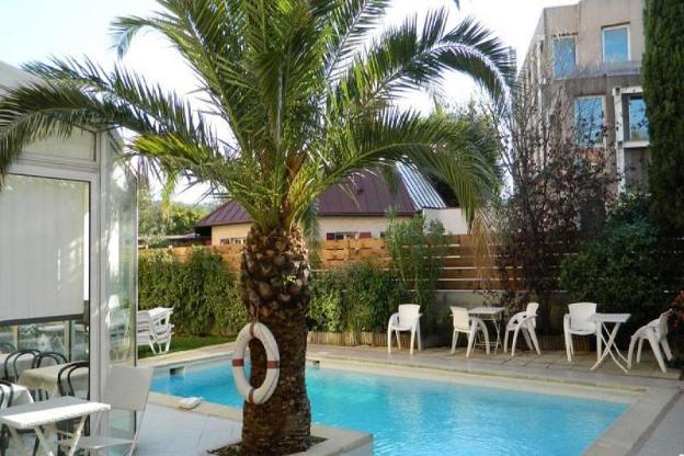 adonis arc hotel aix