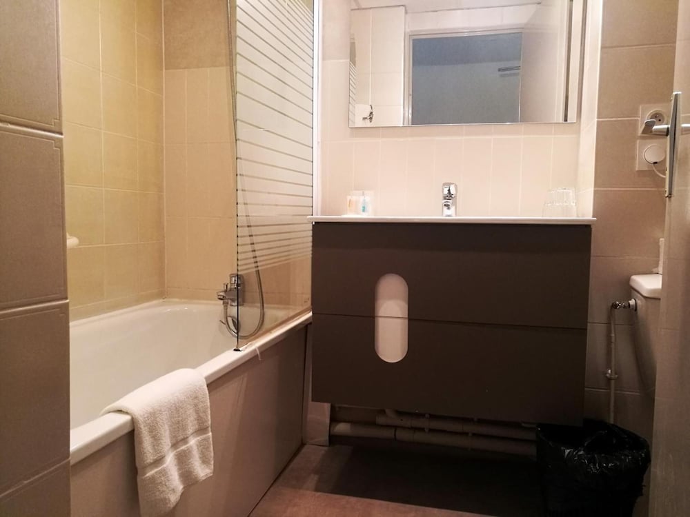 adonis arc hotel aix