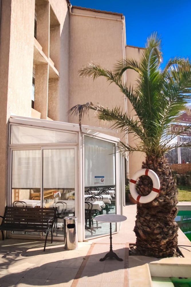 adonis arc hotel aix