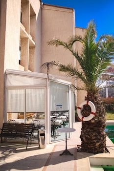 adonis arc hotel aix