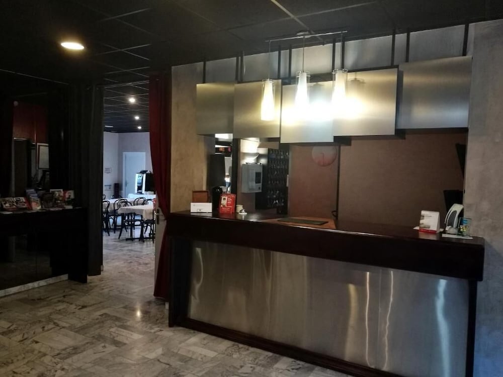 adonis arc hotel aix