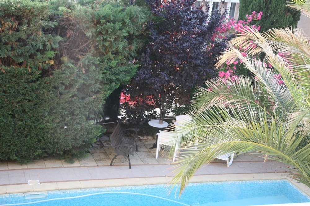 adonis arc hotel aix
