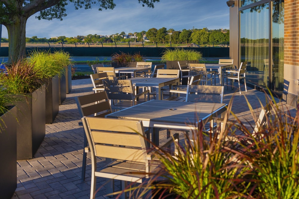 staybridge suites boston logan airport revere an ihg hotel