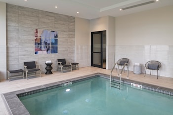 Staybridge Suites Boston Logan Airport - Revere, An Ihg Hotel,Revere>>Boston,3 star