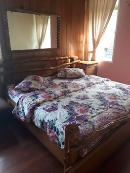 villa kota bunga azalea