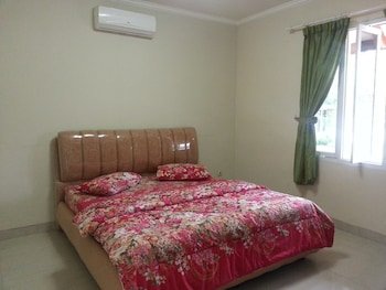 villa kota bunga azalea