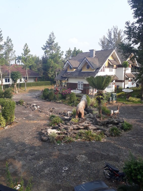 Villa Kota Bunga Azalea,Cianjur>>Bogor,3 star