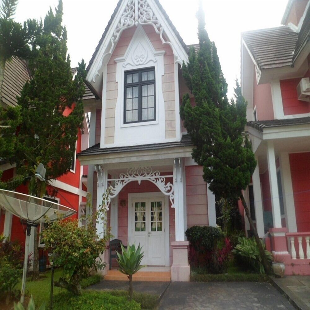 villa kota bunga peony