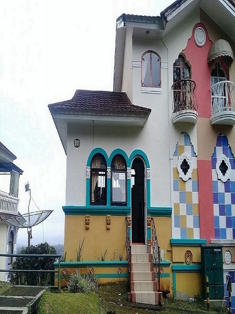 villa kota bunga peony