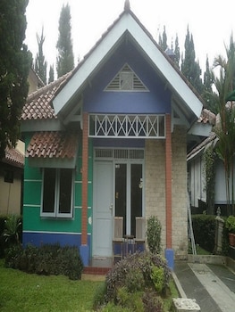 villa kota bunga peony