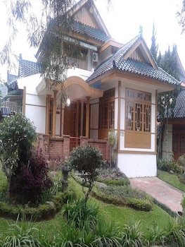 villa kota bunga peony