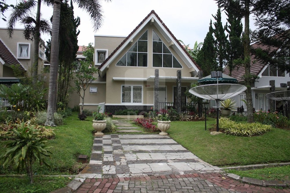 villa kota bunga peony