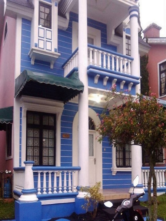 villa kota bunga peony