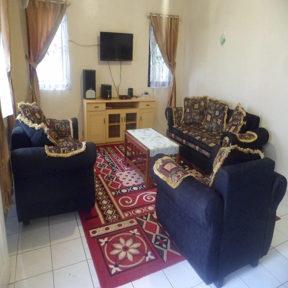 villa kota bunga protea