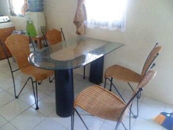 villa kota bunga protea