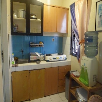 villa kota bunga protea