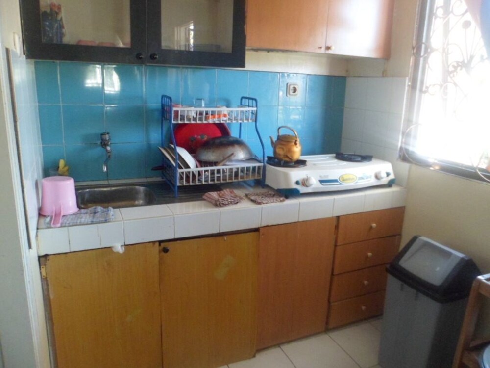 villa kota bunga protea