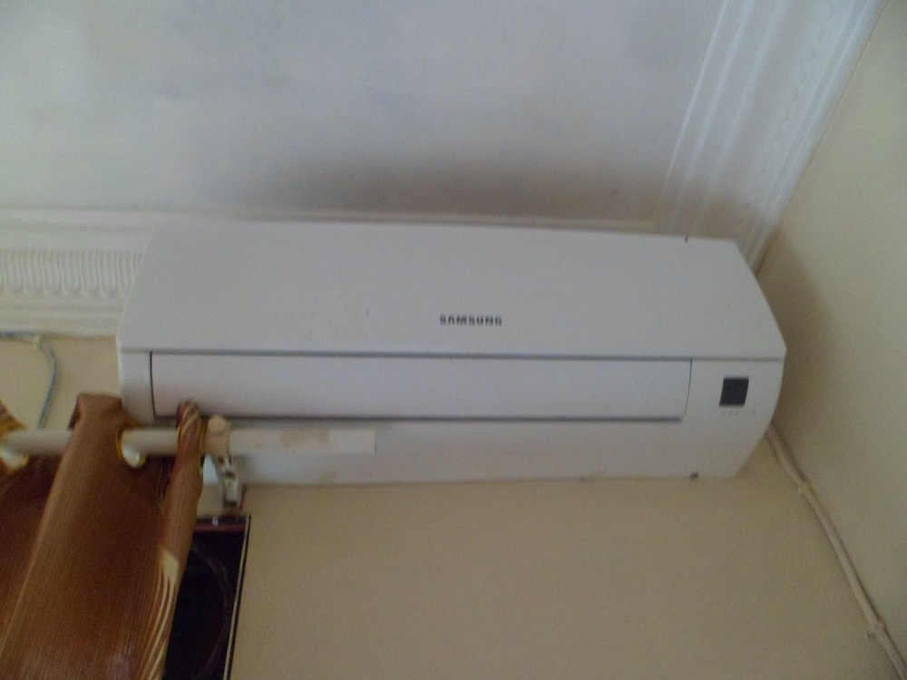 villa kota bunga protea