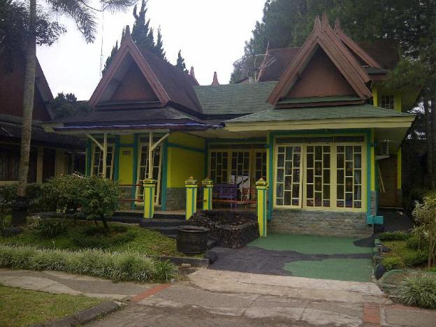 villa kota bunga teratai