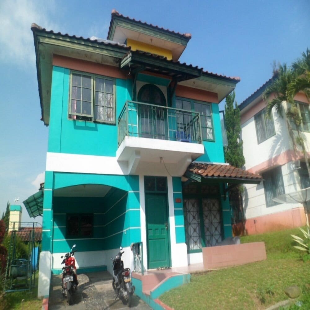 villa kota bunga tulip