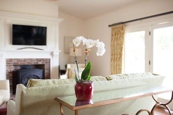 the farmhouse at veritas