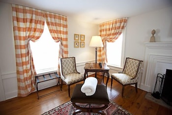 the farmhouse at veritas