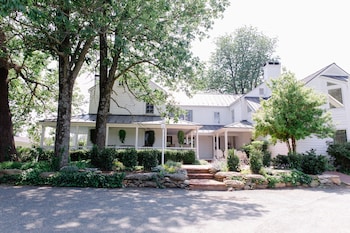 the farmhouse at veritas