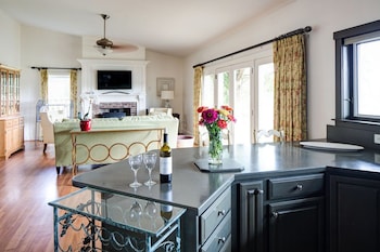 the farmhouse at veritas