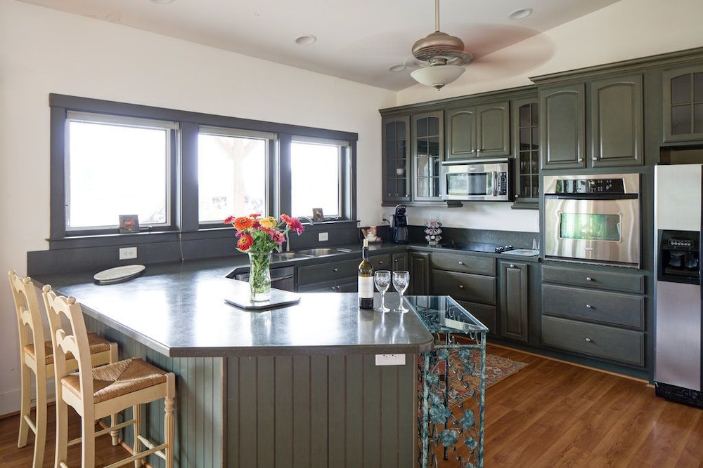 the farmhouse at veritas