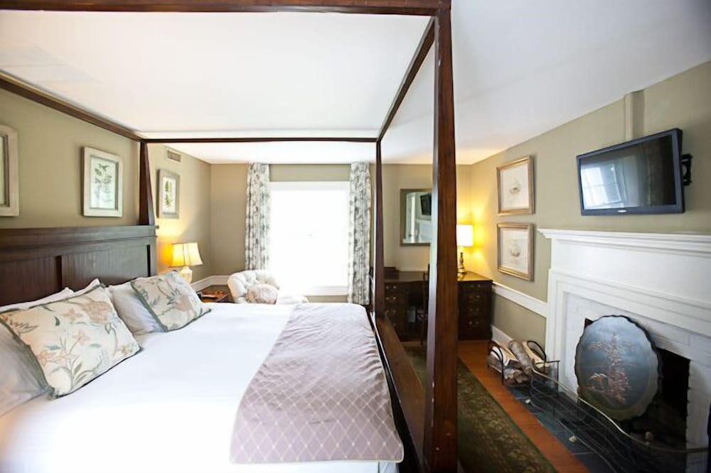 the farmhouse at veritas