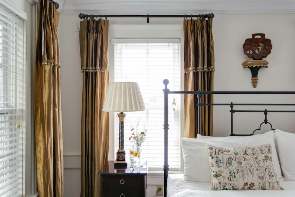 the farmhouse at veritas